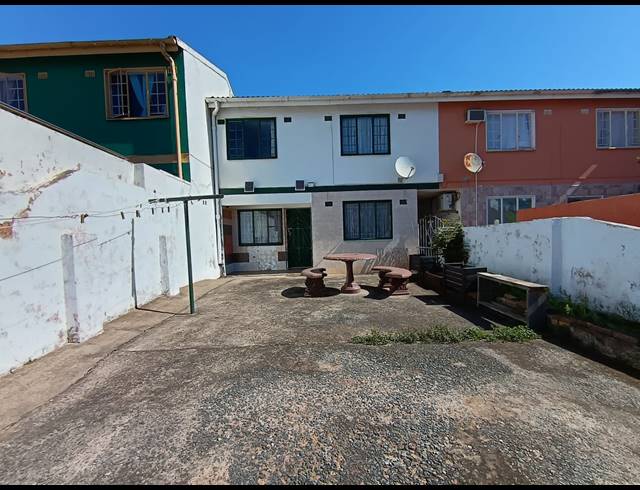 3 BEDROOM FREEHOLD FOR SALE IN RYDALVALE